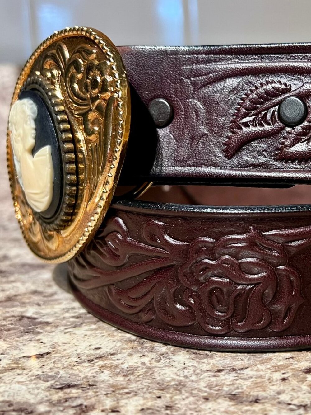 *NEW* FAITHFUL Premium leather belt, Embossed floral design, Golden cameo, Small